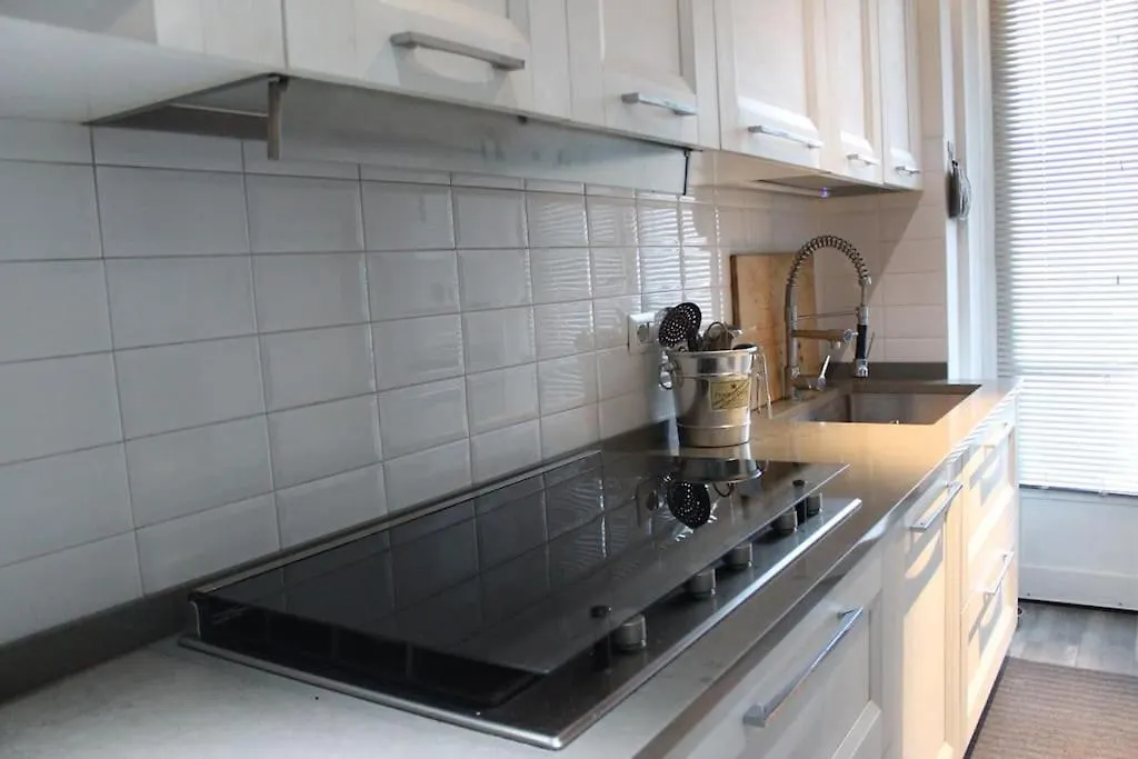 Duomo Walking DistanceModern Flat With Free Wifi Apartment Milan Italy