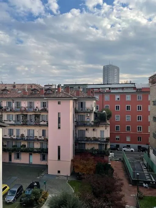 Duomo Walking DistanceModern Flat With Free Wifi Apartment Milan