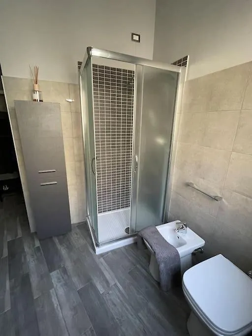 Duomo Walking DistanceModern Flat With Free Wifi Apartment Milan Italy