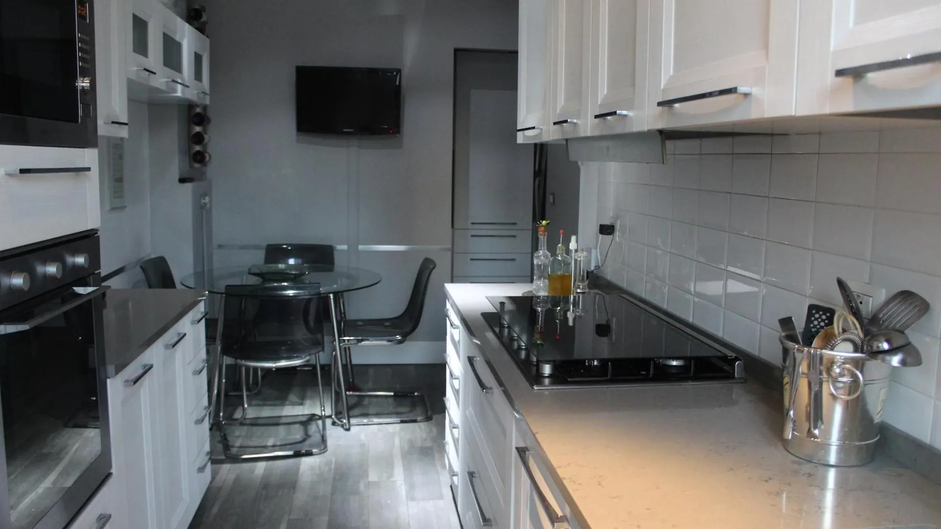 Duomo Walking DistanceModern Flat With Free Wifi Apartment Milan